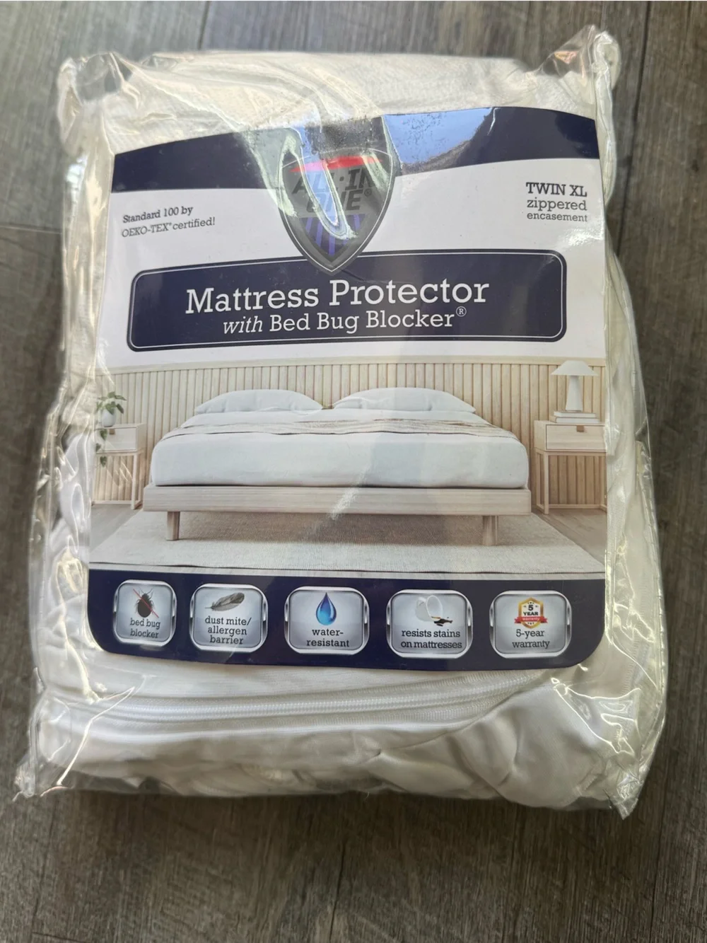 Mattress Protector with Bed Bug Blocker - White Twin XL